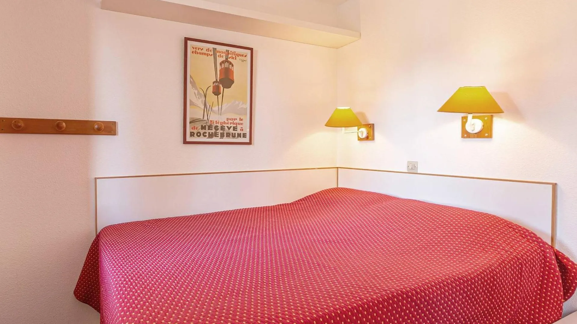 Charmant 2 Pieces A La Plagne Pour 4 Personnes Avec Balcon, Proche Pistes Et Commerces - Fr-1-353-44 0*,  France